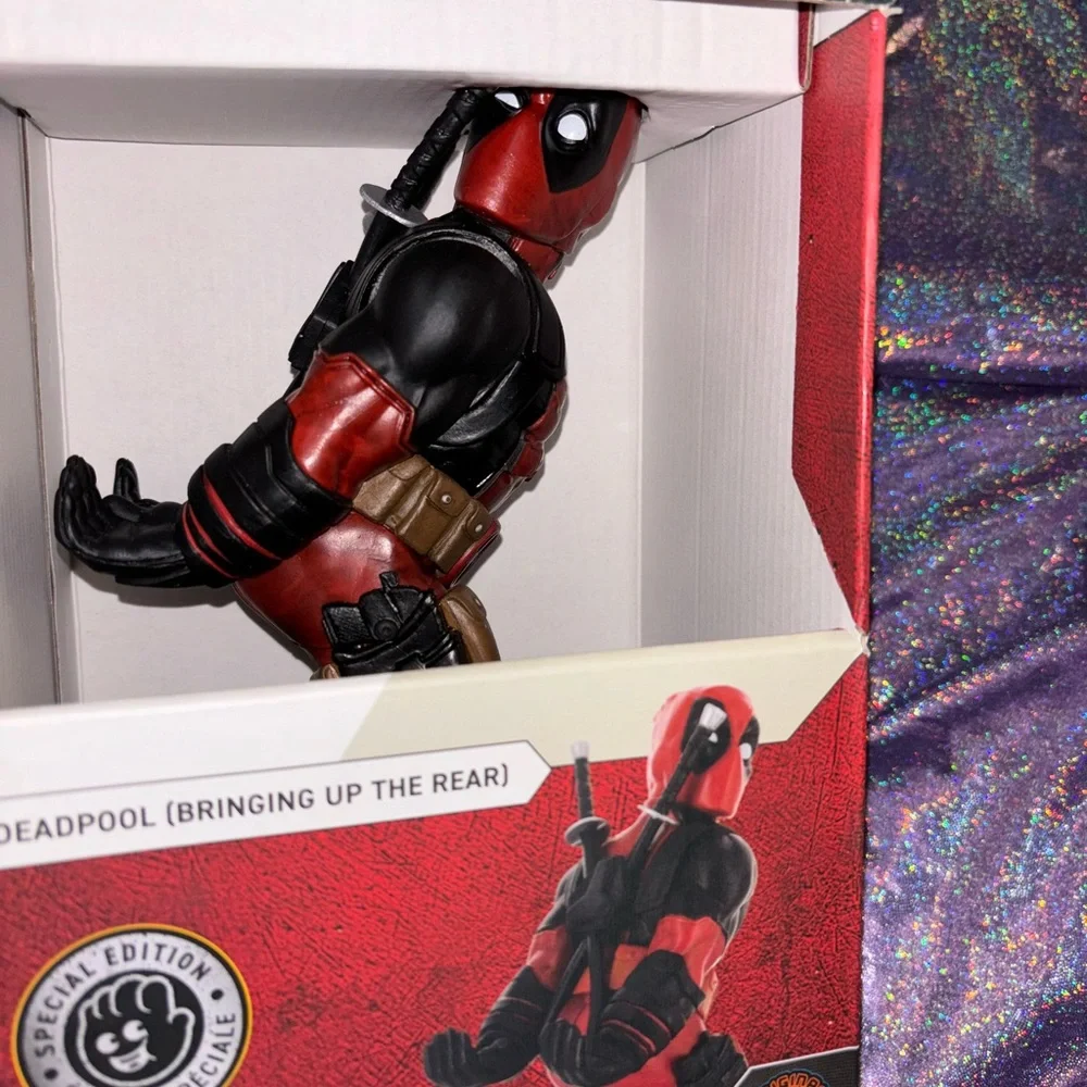 Marvel Deadpool Cheeky Controller Holder